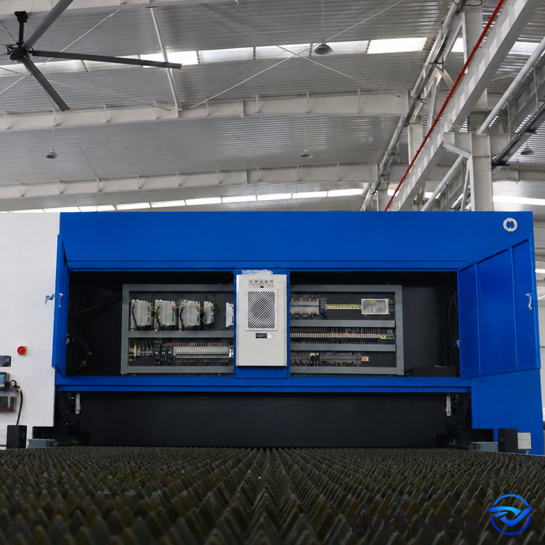 A atualização do sistema de alimentação da máquina de corte a laser EVER VIEW melhora ainda mais a eficiência do processamento automatizado